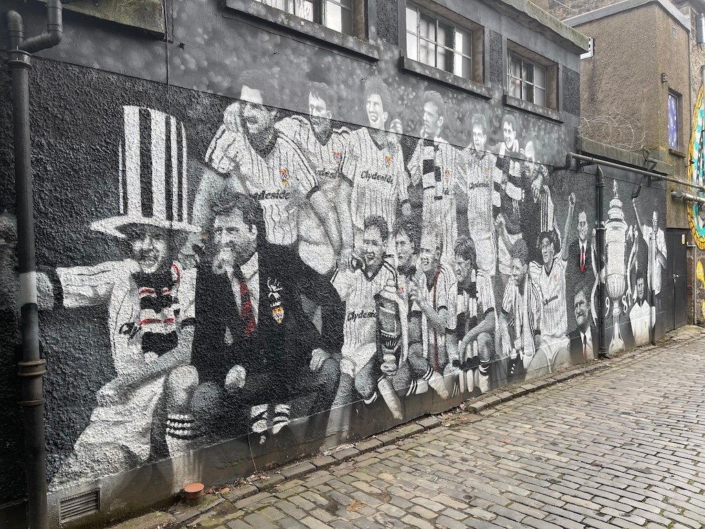 Paisley mural No. 09: "St Mirren 1987 Cup Winners" on Browns Lane, Paisley town centre